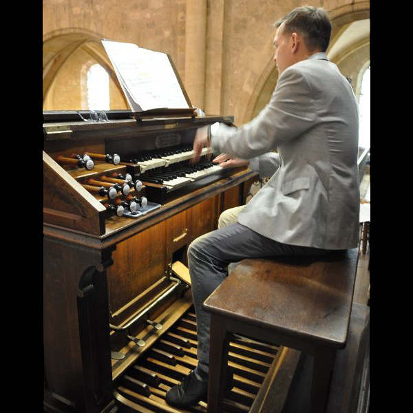 Jonathan-MOYER-Organiste-G-PAUILLAC-crédit-photo
